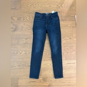 Abercrombie & Fitch Dark Indigo Skinny Jeans size 6s